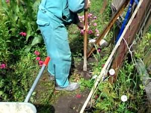 Как построить забор из профлиста своими руками: этапы подготовки и видео пример самостоятельного строительства забора из профлиста