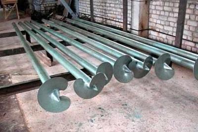 Фундамент на винтовых сваях минусы и плюсы: какие бывают винтовые сваи под фундамент и принципы расчета Фундамент на винтовых сваях минусы и плюсы: какие бывают винтовые сваи под фундамент и принципы расчета