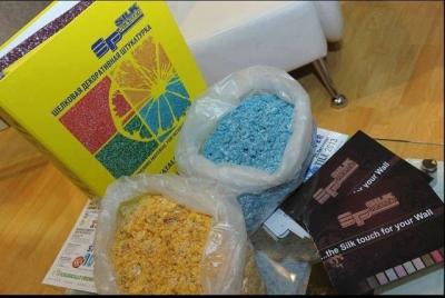 Как клеить жидкие обои — на стену, потолок, пошаговая инструкция, фото Как клеить жидкие обои — на стену, потолок, пошаговая инструкция, фото