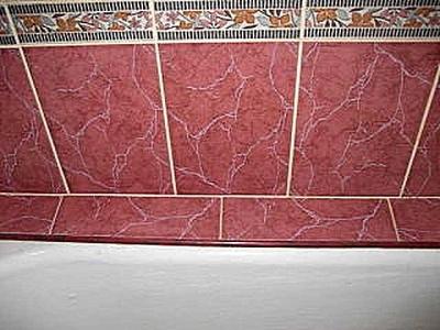 Как заделать стык между ванной и стеной Как заделать стык между ванной и стеной