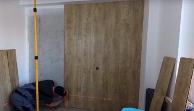 Укладка ламината на стену: особенности отделки, укладка ламината своими руками, пошаговая инструкция Укладка ламината на стену: особенности отделки, укладка ламината своими руками, пошаговая инструкция