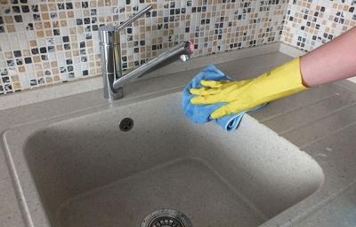 Чем чистить мойку из искусственного камня на кухне Чем чистить мойку из искусственного камня на кухне
