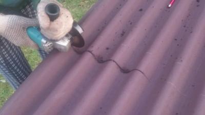 Чем резать ондулин — какие инструменты использовать, пошаговые инструкции Чем резать ондулин — какие инструменты использовать, пошаговые инструкции