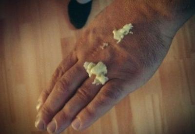 Чем отмыть монтажную пену Чем отмыть монтажную пену