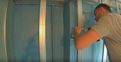 Как повесить шкаф на гипсокартонную стену — сравнение способов, пошаговые инструкции