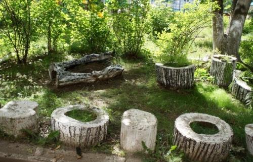 Оригинальное оформление клумб – вторая жизнь для брёвен и пней Оригинальное оформление клумб – вторая жизнь для брёвен и пней