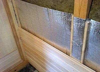 Фольга для бани какую лучше выбрать: критерии для выбора, как правильно обшить баню фольгой Фольга для бани какую лучше выбрать: критерии для выбора, как правильно обшить баню фольгой