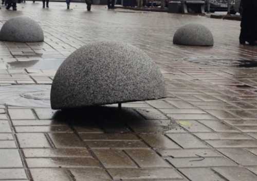 Защита для деревянного забора: полубетонные сферы Защита для деревянного забора: полубетонные сферы