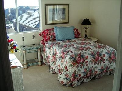 Дизайн маленькой спальни: 40+ фото идеального интерьера Дизайн маленькой спальни: 40+ фото идеального интерьера