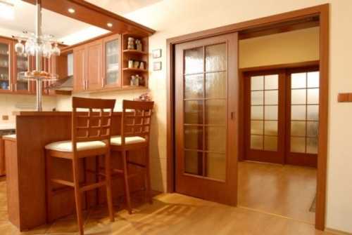 Двери для кухни: какие выбрать Двери для кухни: какие выбрать