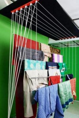 Потолочная сушилка для белья на балкон: разновидности, фото дизайнов и видео с инструкцией по монтажу Потолочная сушилка для белья на балкон: разновидности, фото дизайнов и видео с инструкцией по монтажу