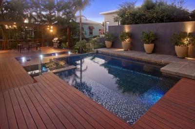 Деревянная терраса вокруг бассейна: проект деревянной террасы, подготовительные этапы и укладки своими руками Деревянная терраса вокруг бассейна: проект деревянной террасы, подготовительные этапы и укладки своими руками