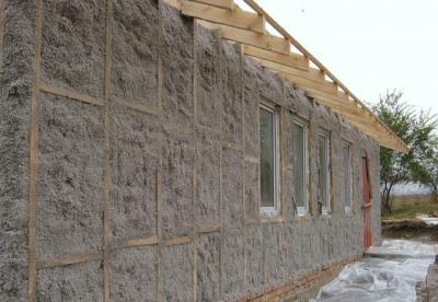 Утепление деревянного дома снаружи: чем лучше утеплить своими руками, технологии и процесс монтажа популярными материалами Утепление деревянного дома снаружи: чем лучше утеплить своими руками, технологии и процесс монтажа популярными материалами