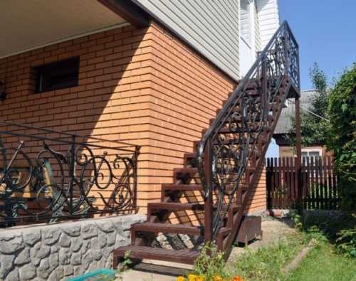 Металлическая лестница для экстерьера дома Металлическая лестница для экстерьера дома