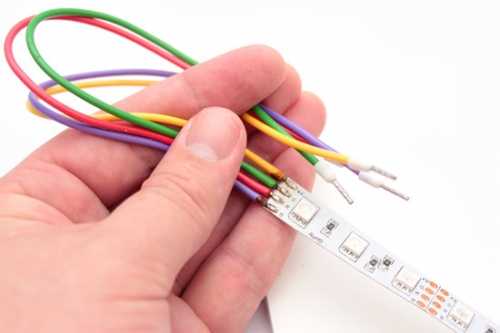 Потолочный плинтус с подсветкой Потолочный плинтус с подсветкой