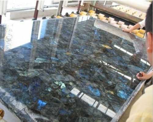 Пол из камня в квартире (доме)