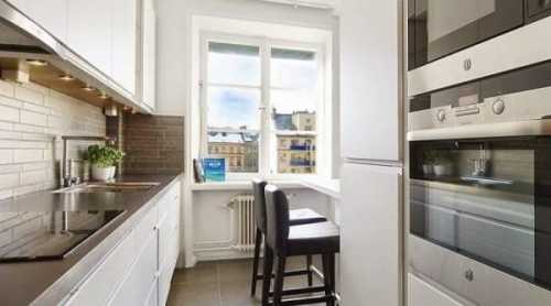 Как оформить узкую кухню