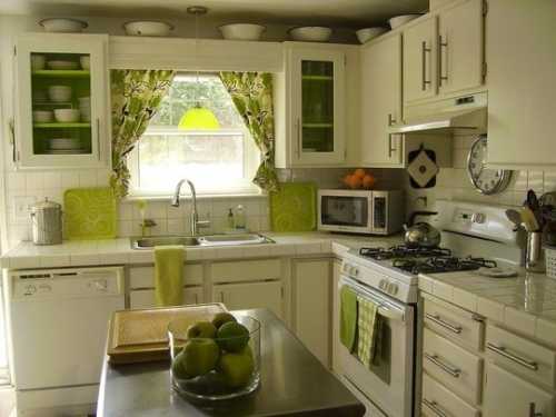 Кухня в зелёных тонах Кухня в зелёных тонах