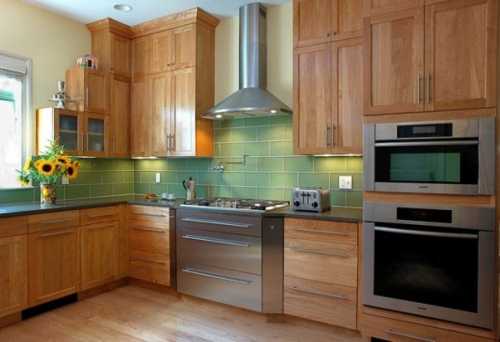 Кухня в зелёных тонах Кухня в зелёных тонах