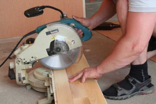 Как обшить дверь ламинатом: полная отделка, откосы своими руками и фото в интерьере Как обшить дверь ламинатом: полная отделка, откосы своими руками и фото в интерьере