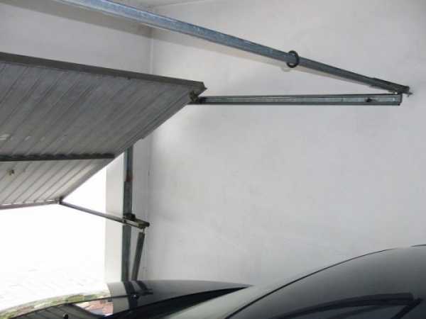 Ворота гаражные подъемные своими руками: трудно, сложно, но возможно Ворота гаражные подъемные своими руками: трудно, сложно, но возможно