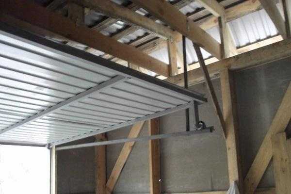 Ворота гаражные подъемные своими руками: трудно, сложно, но возможно Ворота гаражные подъемные своими руками: трудно, сложно, но возможно