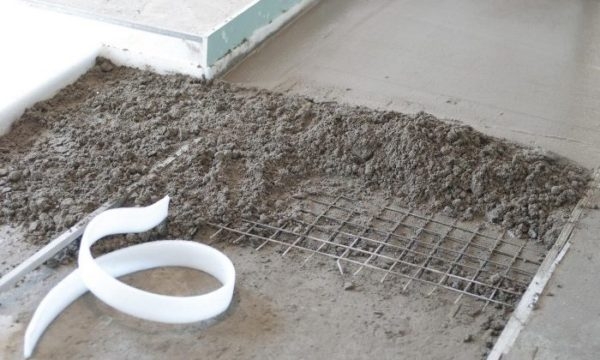 Можно ли уложить плитку на линолеум: пошаговая инструкция с видео и правила укладки Можно ли уложить плитку на линолеум: пошаговая инструкция с видео и правила укладки