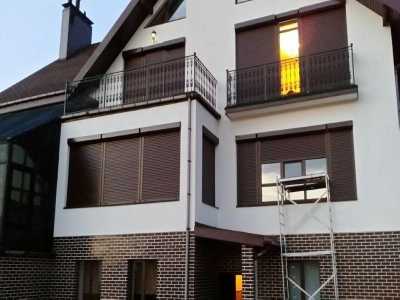 Как выбрать защитные ролеты на окна от производителя? Рассказывает «Алсер Как выбрать защитные ролеты на окна от производителя? Рассказывает «Алсер