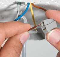 Как установить и подключить люстру Как установить и подключить люстру